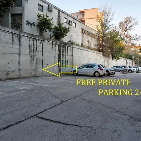 Split Central Apartment,Free Private Parking *