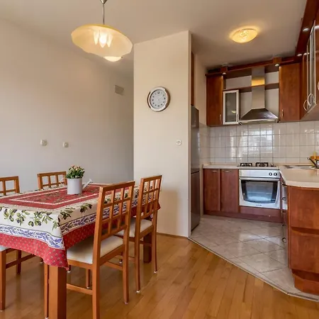 Split Central Apartment,Free Private Parking Split