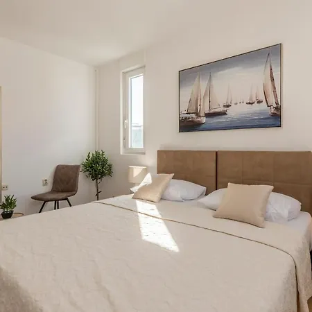 Split Central Apartment,Free Private Parking Apartment *