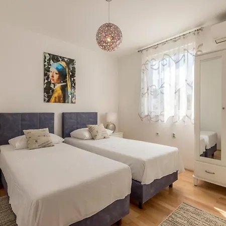 Split Central Apartment,Free Private Parking Split