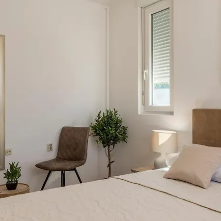Split Central Apartment,Free Private Parking * Split